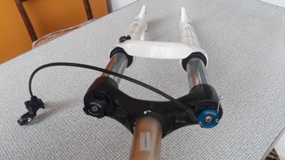 Продам срочно добротную вилку для велосипеда