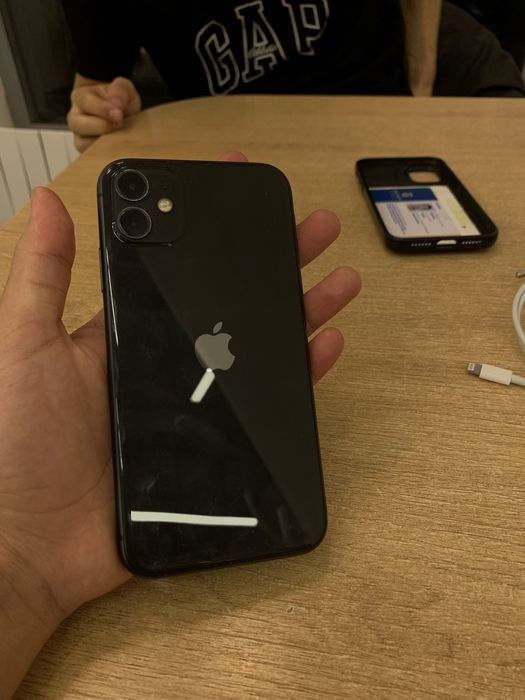 Продам iphone 11
