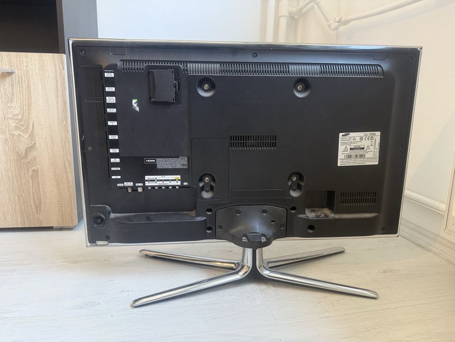 Vand televizoar samsung,de (80) pentru mai multe  detali astept mesaj