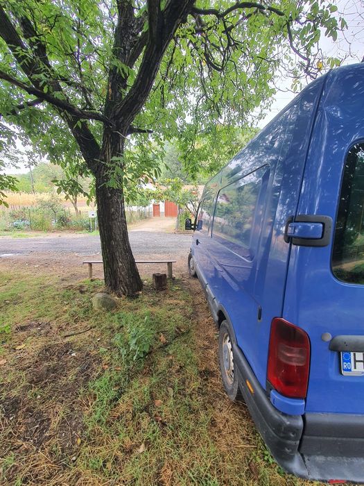 Vând Renault Master