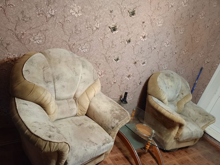Продам 2 кресла и 2 дивана .Гарнитур"Анжелика".