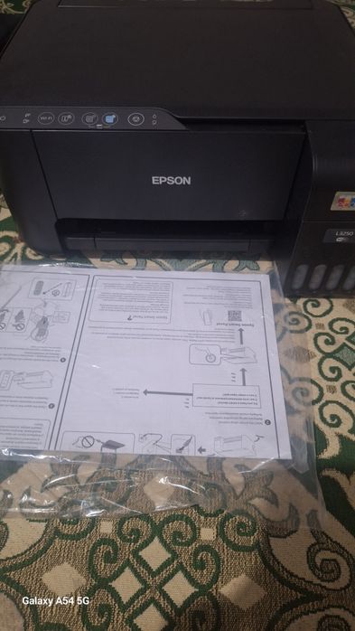 Принтер цветной новый срочно продам