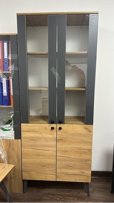 Шкафы и прочая мебель офисная