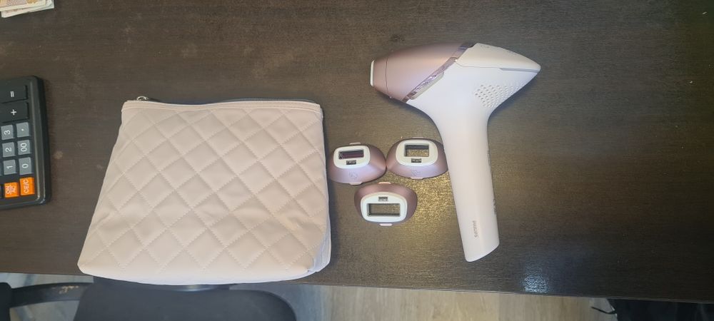 Фотоепилатор Philips lumea Bri977/00