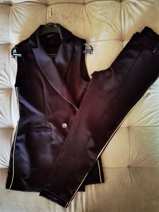 Страхотен комплект/костюм Runika