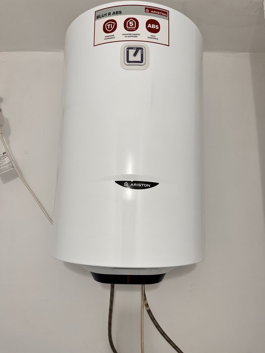 Титан фирмы ariston 80 л
