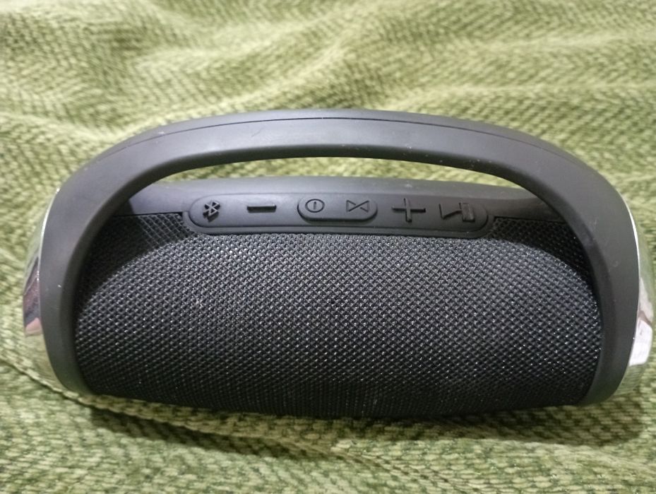 Продаю блютуз колонку