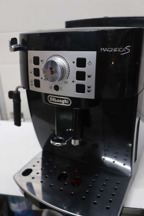 Кафеавтомат De'Longhi Magnifica S 1450W, 5вида напитки, 15 bar