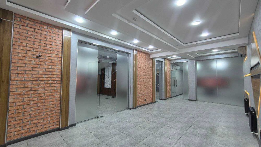 Сдаётся офис в БЦ  Яккасарайский район R25