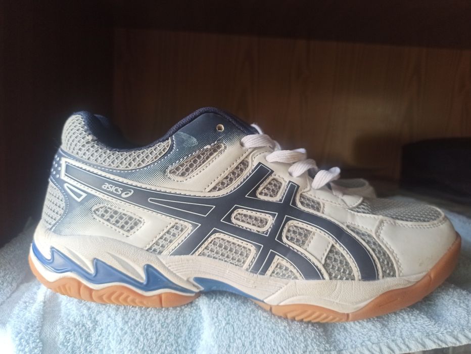 Продам кросовки Asics