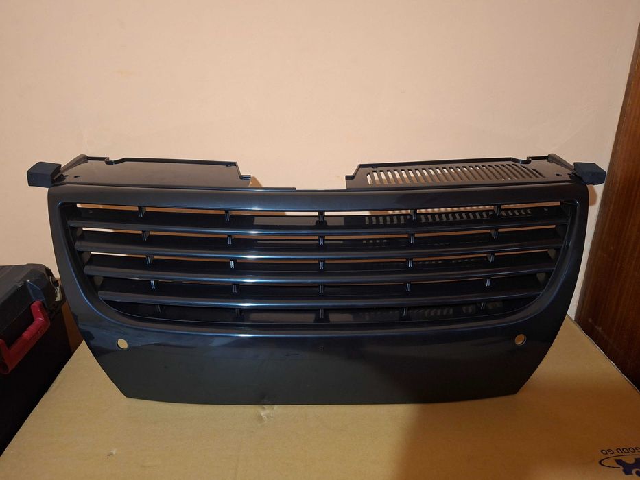 Пасат 6 Предна решетка