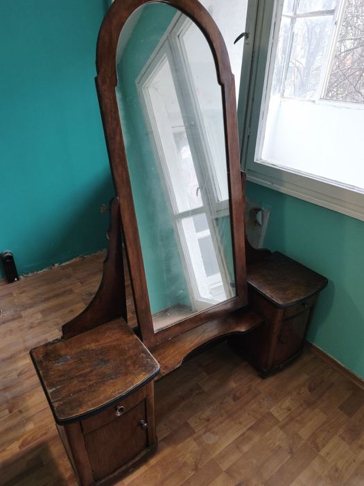 Ретро тоалетка с подвижно огледало