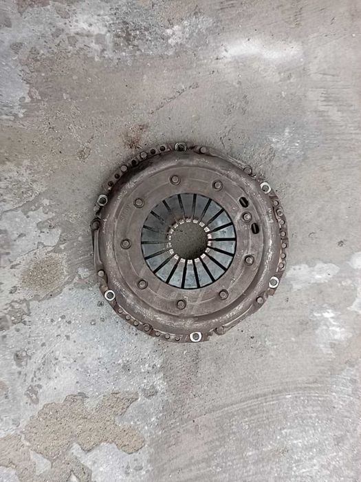 Vand kit ambreiaj cu volant cu masa dubla AUDI A4- B7 -1,9 BRB