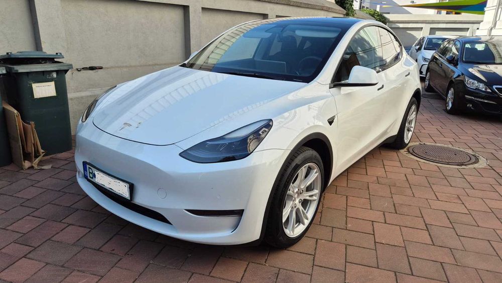 Tesla Model Y Dual Motor Long Range
