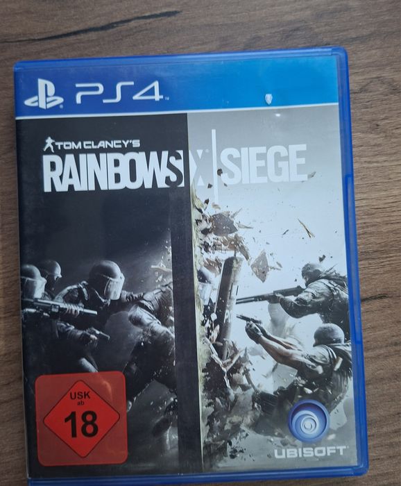 Playstation 4 БЕЗ ЗАРЯДНО, игри на диск и 1 джойстик