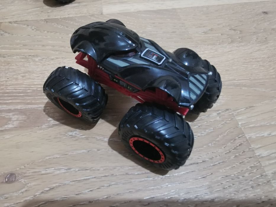 Монстр трак Hot wheels машинки