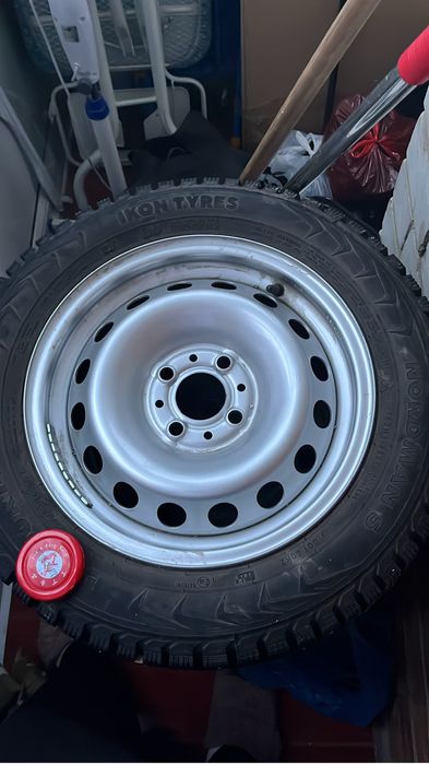 Продам шины с дисками зимние