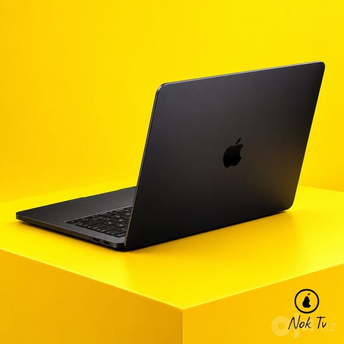 Macbook pro M5 pro 24/1/16 inch  black