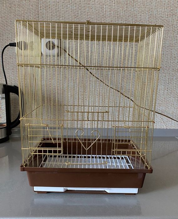 Продам клетку для попугаев