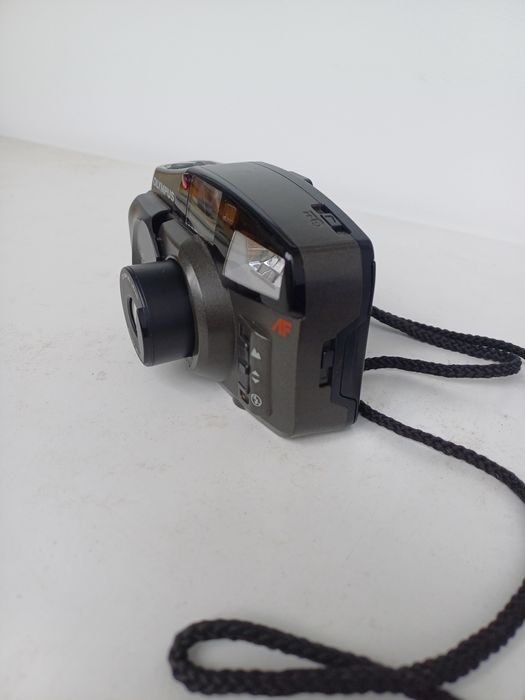 Olympus Infiniti Accura zoom XB 70 !