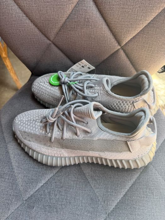 Adidasi Yeezy 350 v2