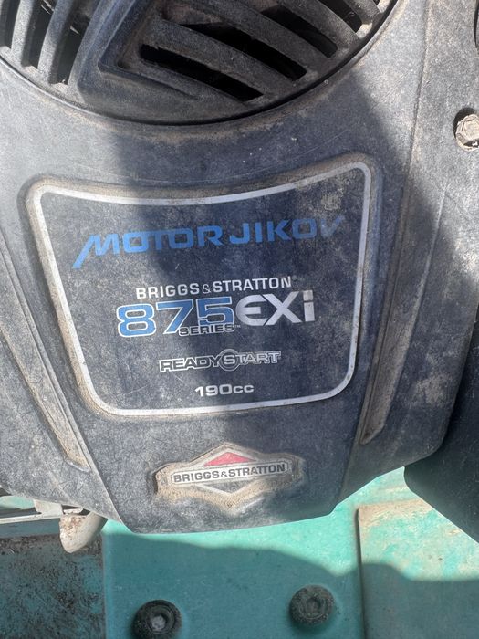 Motocoasa verdina