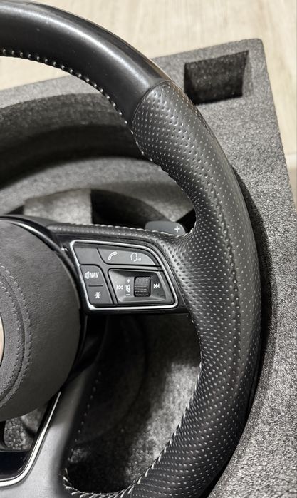 S-line скосен волан с пера за Audi