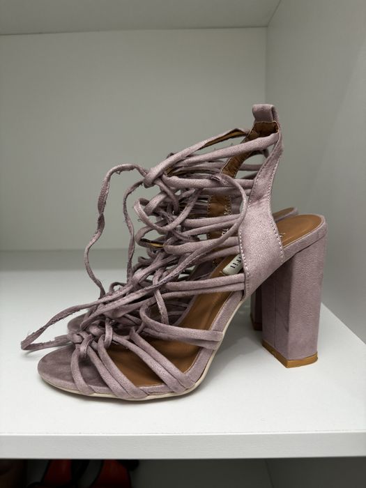 Босоножки и туфли