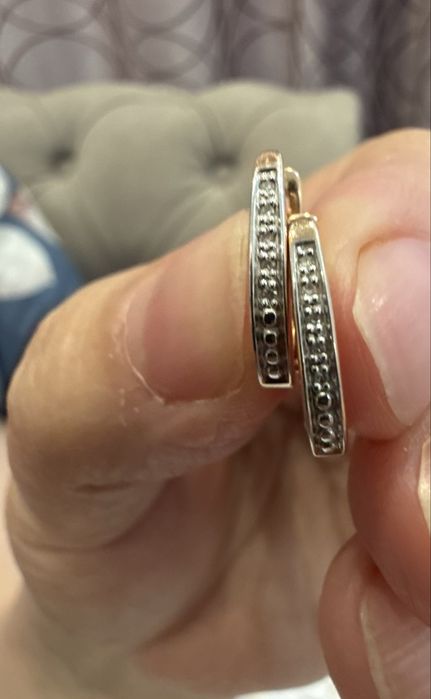 Продам золотые серьги россия