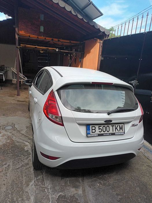 Vand masina Ford Fiesta in Bucuresti