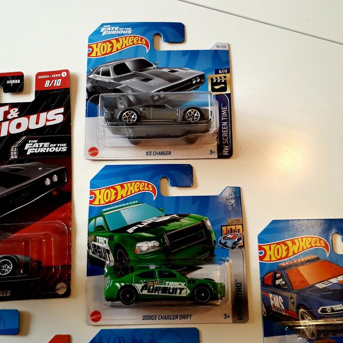 Lot masinute HotWheels, Dodge Charger, 11 piese + 1 bonus