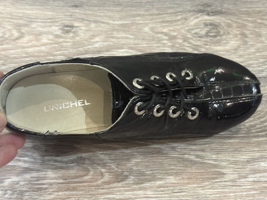 Продам ботиночки на девочку