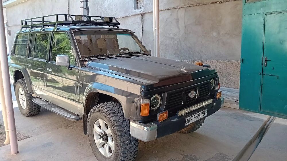 Nissan PATUROL Y60