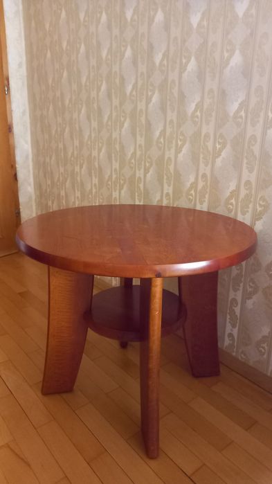 Маси от масивно дърво