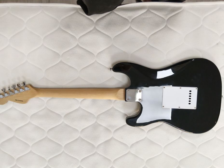 Электрогитара Fender
