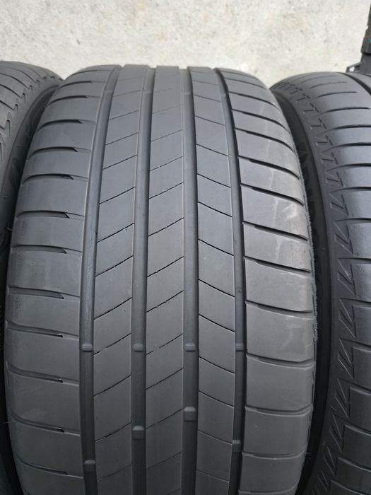 Vând patru anvelope de vara Bridgestone  225 50 18 /  255 45 18  dot 1121