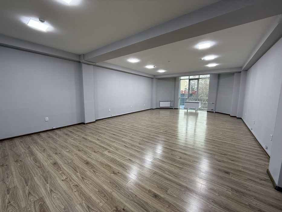 Аренда офисов от 500 кв.м. в Emerald Business Center