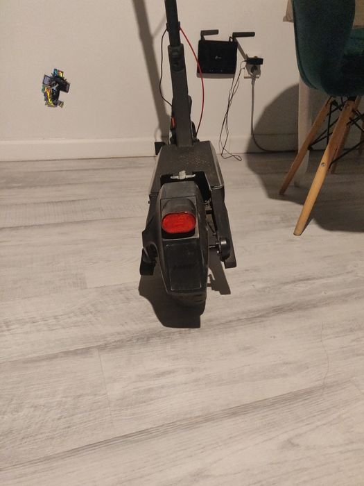 Vând trotineta electrica 25 km autonomie:40 km