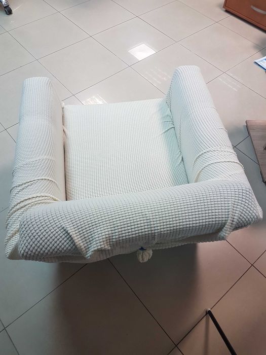 Фотьойл. Два броя в фотьойли с завивки, фотьойлите имат колелца. 40 лв