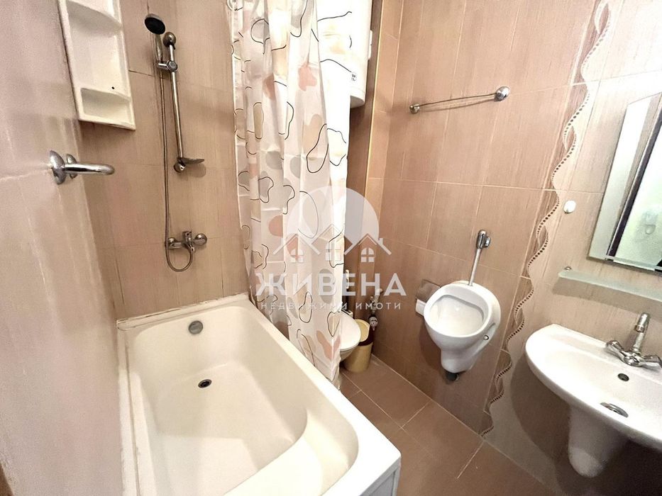 Дава се под наем Двустаен апартамент в Варна, Колхозен пазар - 42 кв.м за 332 € - Снимка #8