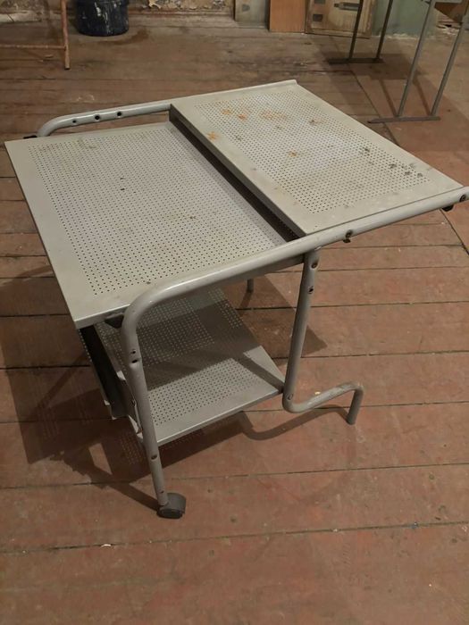 стол металлический (компьютерный)   IKEA