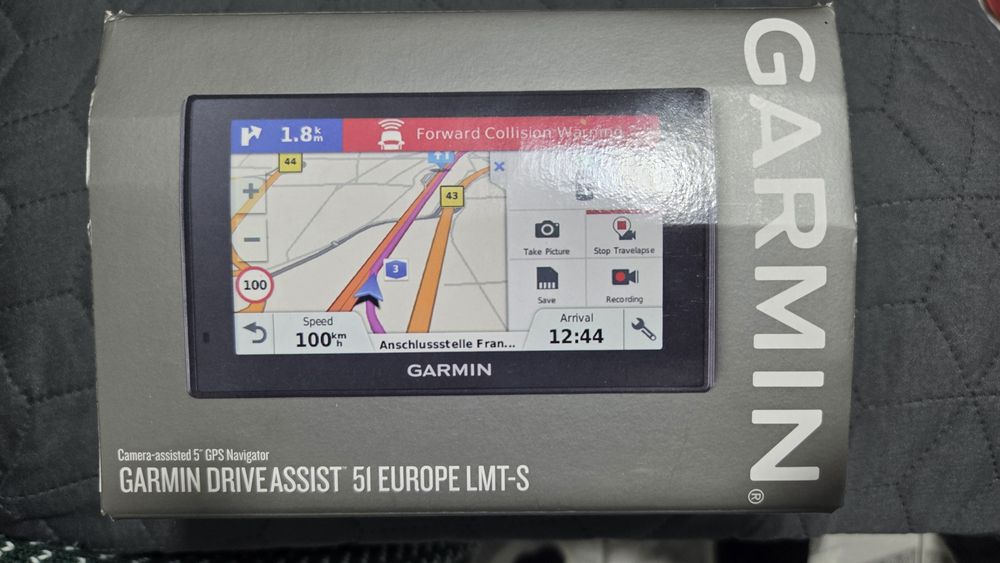Garmin DriveAssist 51 LMT-S – GPS cu cameră integrată și servicii LIVE