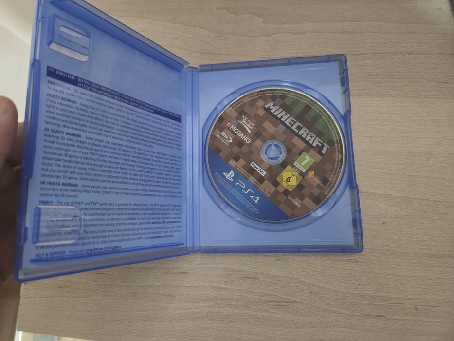 PS 4 slim cu controler ul custom + 4 jocuri