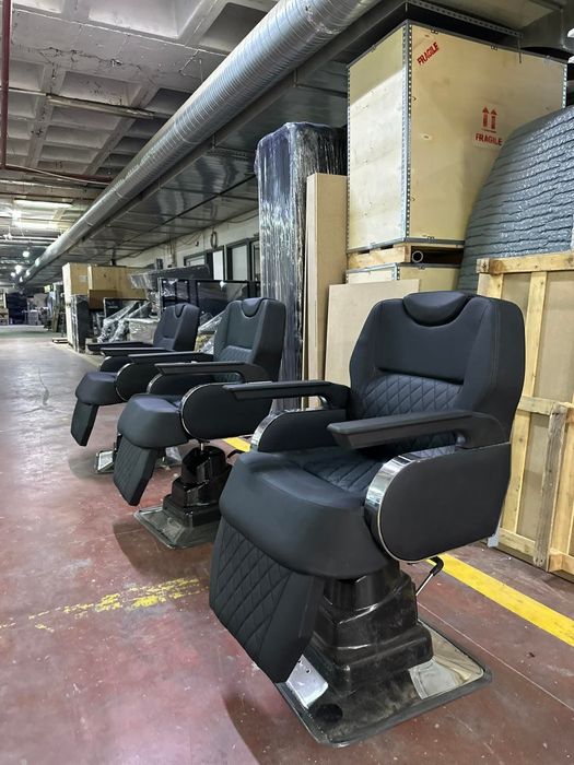 Професионални бръснарски столове – НОВИ