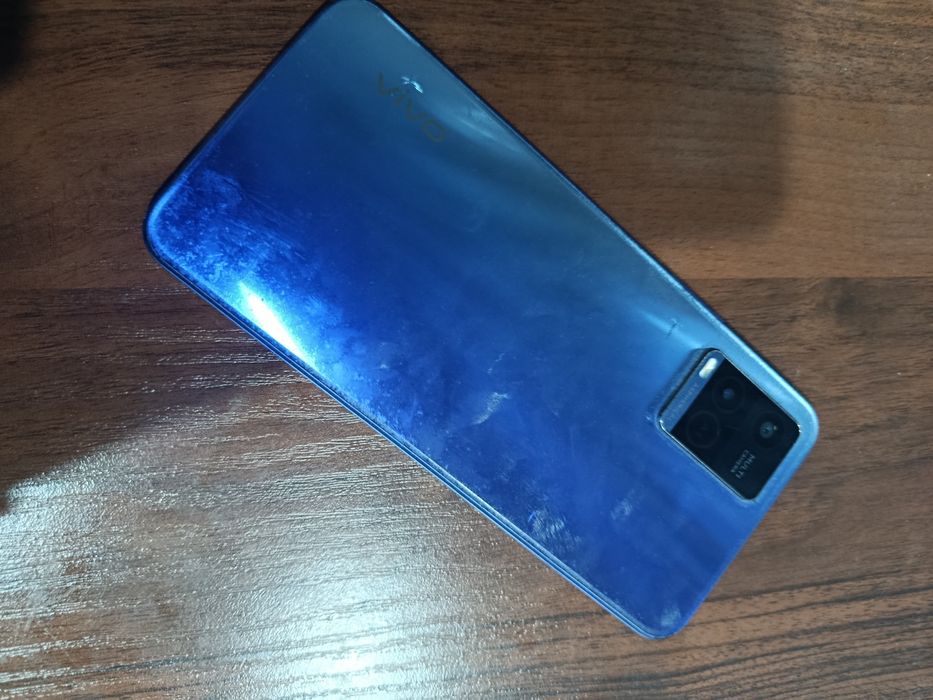 Телефон марки Vivo Y21 8/64
