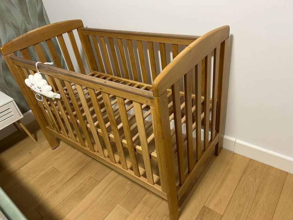 Patut de bebeluș din lemn  125/60 cu saltea inclusa