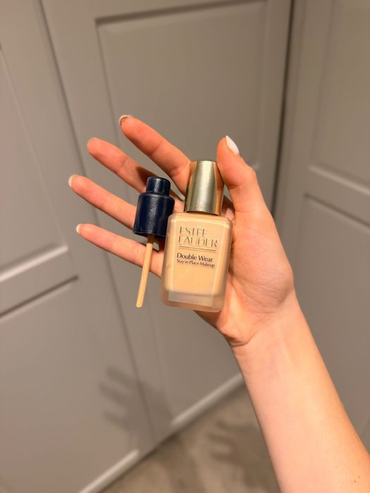 Estée Lauder Double Wear – fond de ten, formula nouă- cu pompiță inclusa- desigilat