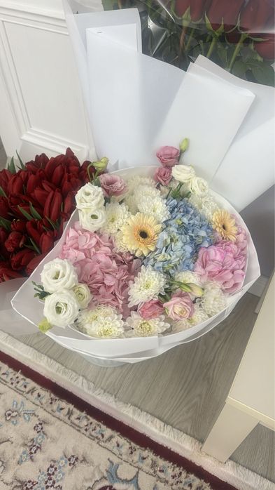 свежие букеты цветов