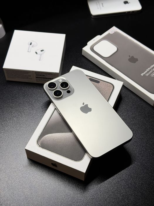 iPhone 15 Pro Max + Airpods 3 Оригинал