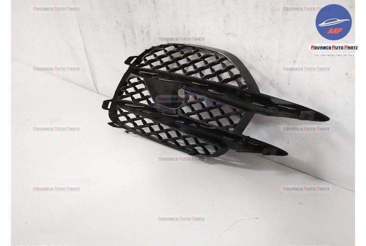 Оригинална лява решетка за фар Мерцедес-Бенц / Mercedes-Benz A-Class W